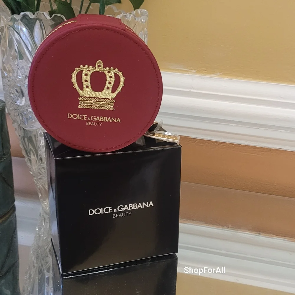 Dolce & Gabbana Beauty Round Jewelry Case in Deep Pink with Gold Crest